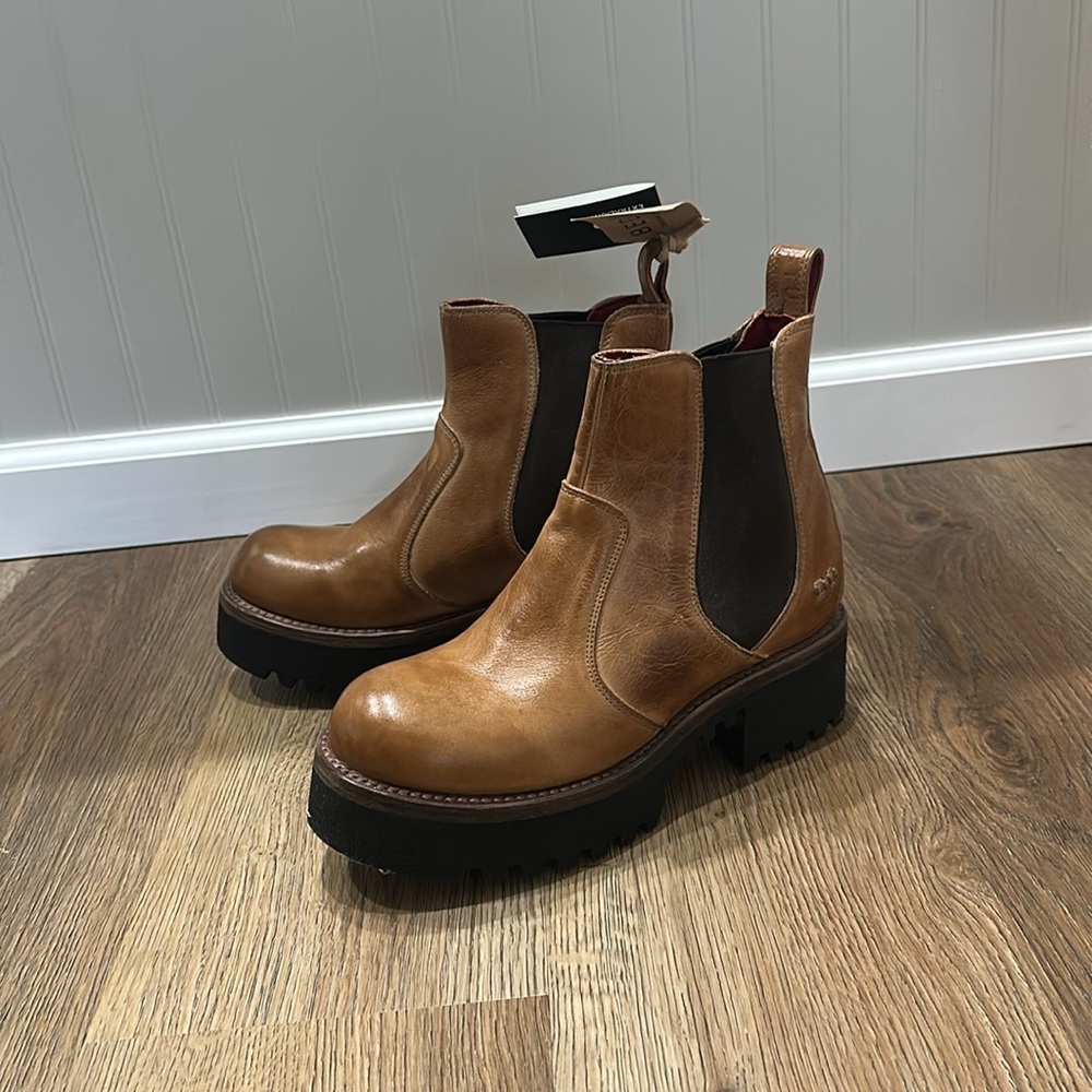 BED|STU Tan Leather Chelsea Ankle Boots with Black Elastic Panels - Picture 2 of 4